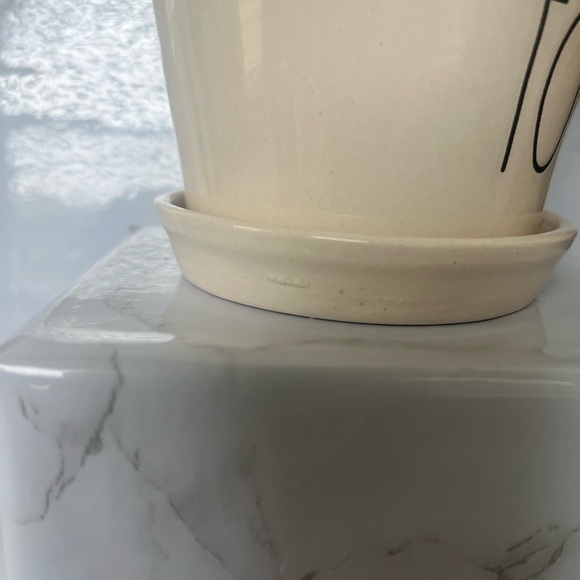 Rae Dunn small planter with bunny ears labeled “HOP TO IT” never used - Picture 4 of 7